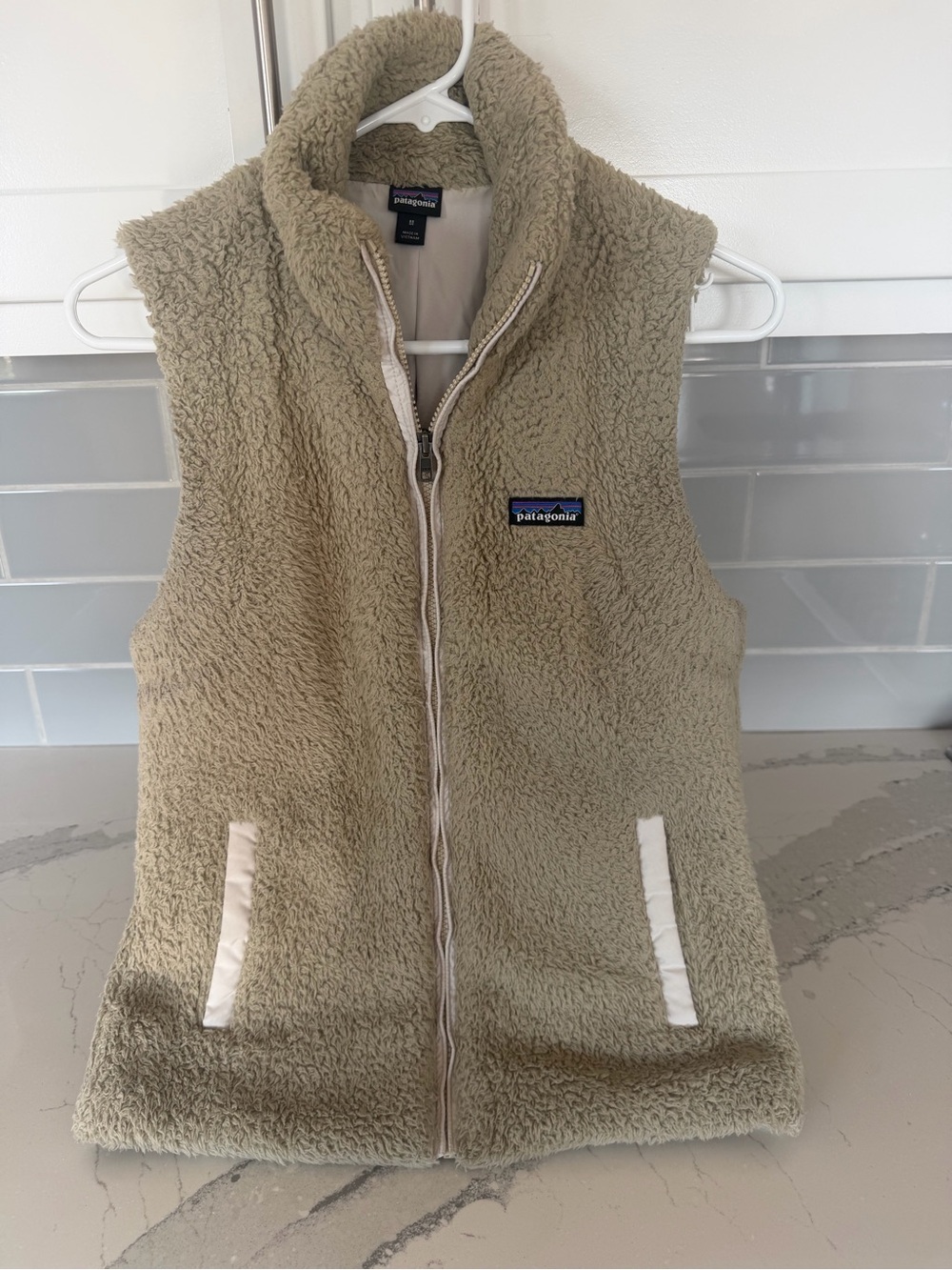 Patagonia Women’s Sherpa Vest in Olive/Tan